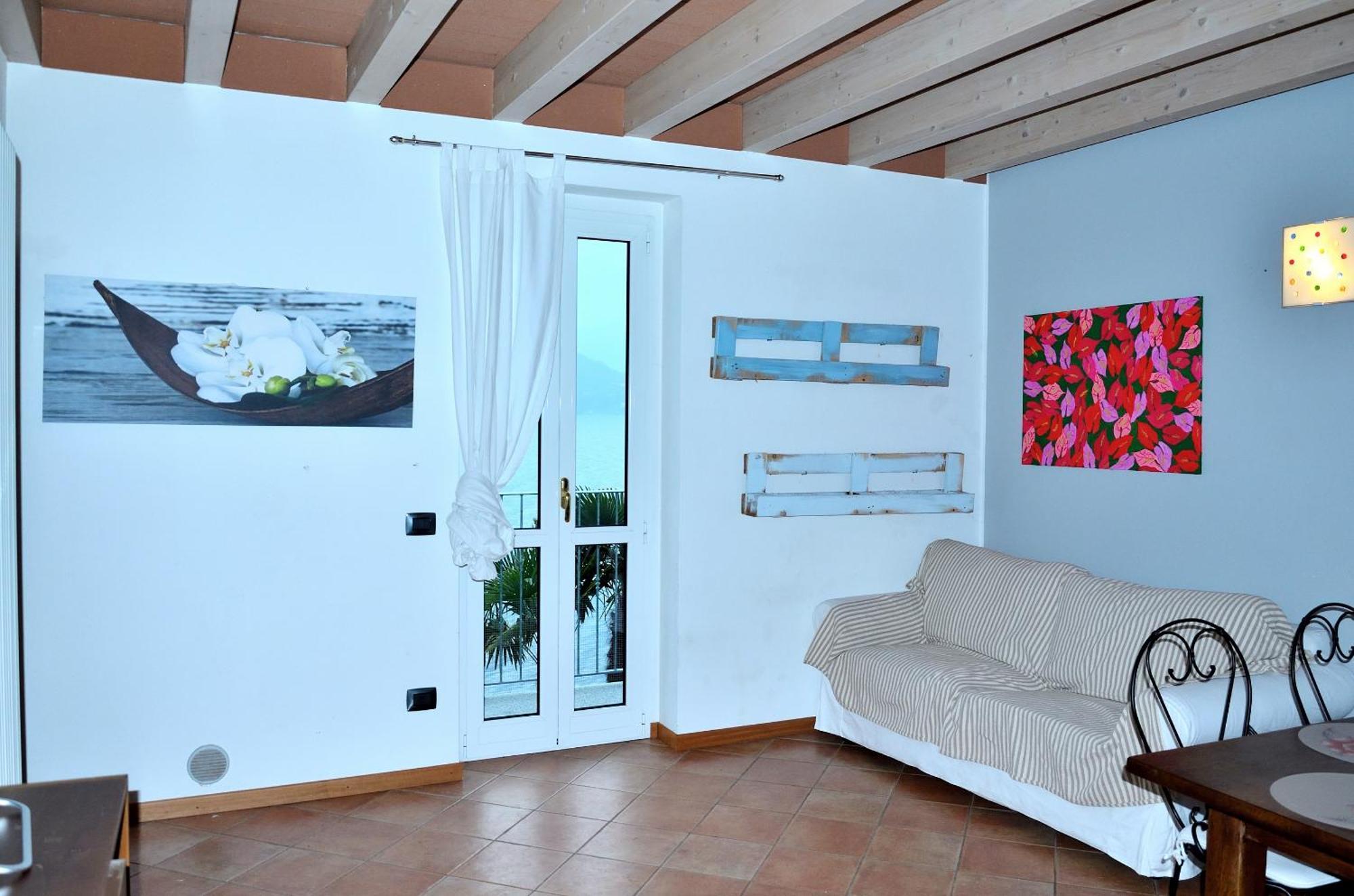 White Garden - Apartment With Access To The Lake Lierna Exterior photo