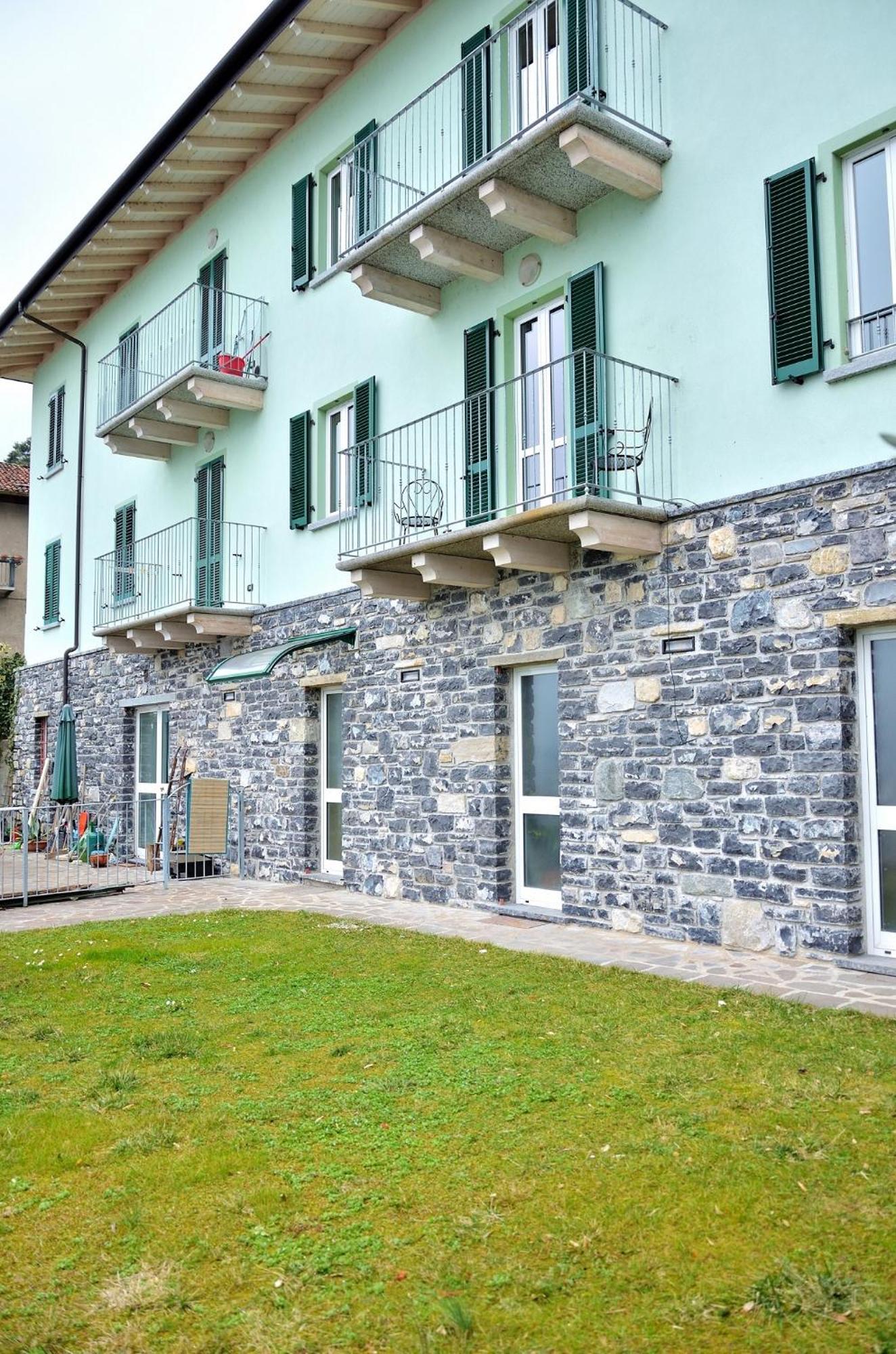 White Garden - Apartment With Access To The Lake Lierna Exterior photo